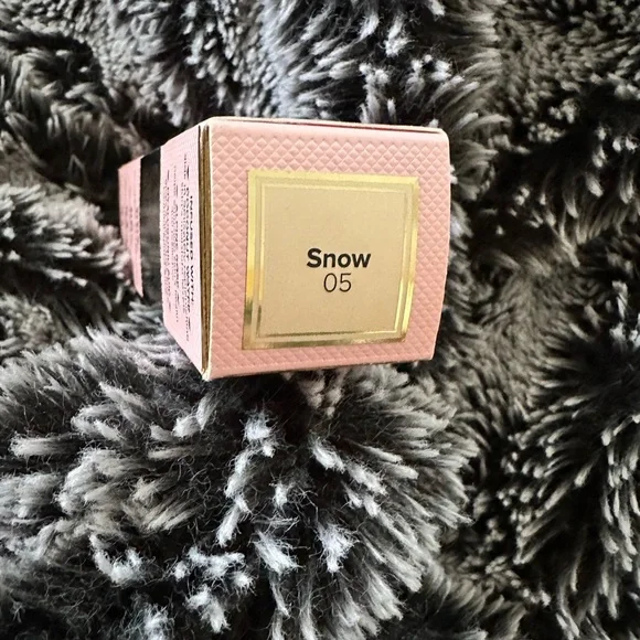 Born like This Too Faced Matte Foundation 24 hour long wear, shade SNOW BNIB - Picture 2 of 2